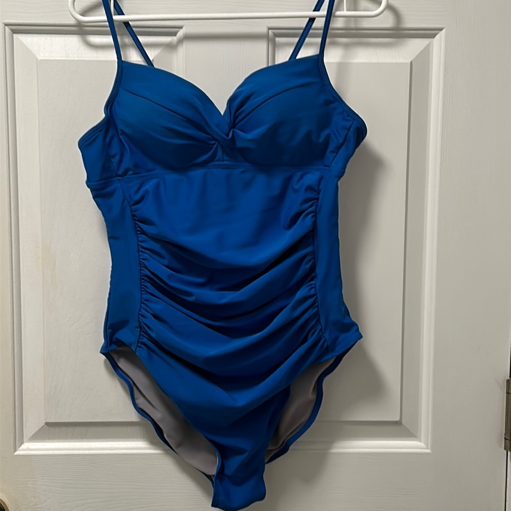 Splash Women’s Swimsuit Size 16